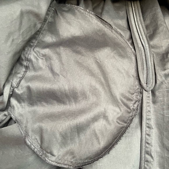 Monroe Lace / Gold Thread - Picture 9 of 16